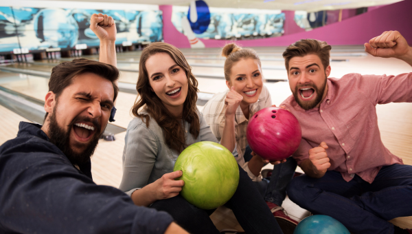 Gruppe beim Bowling in Bayreuth.